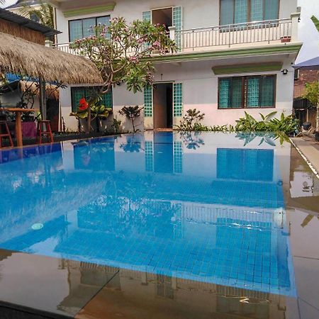 Damnak Riverside Villa Siem Reap Exterior foto